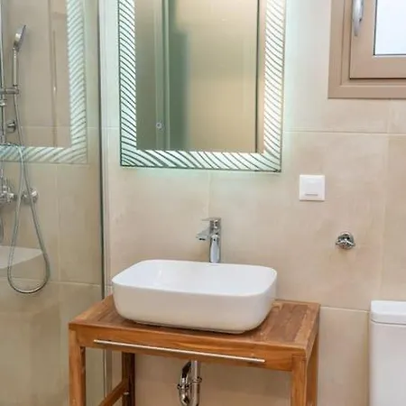 Tzortzatos Tiny Semesterbostad Kourouklata