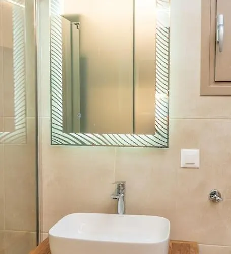 Tzortzatos Tiny Kourouklata