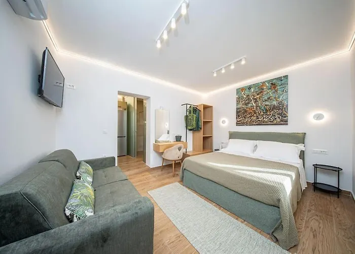 Tzortzatos Tiny * Kourouklata