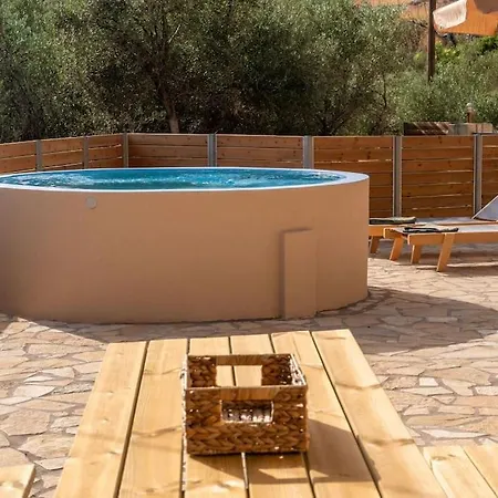 Tzortzatos Tiny Сasa de vacaciones